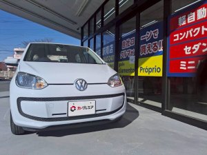 84  フォルクスワーゲン　アップ　水色